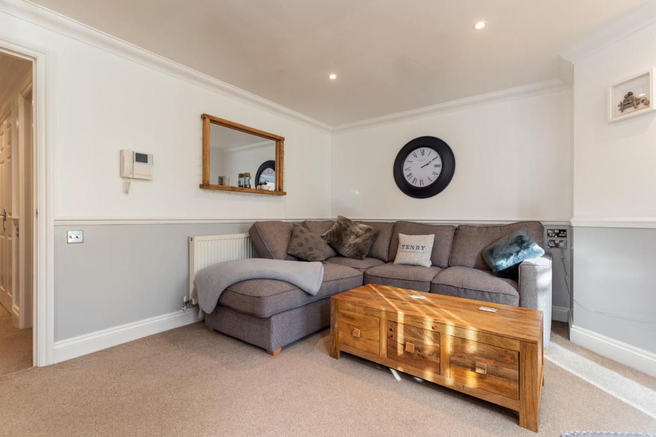 3 South Beach Court - Cosy Seafront Apartment Tenby Exterior foto
